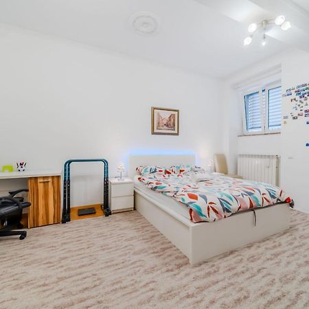Work And Play Apartment ザグレブ エクステリア 写真